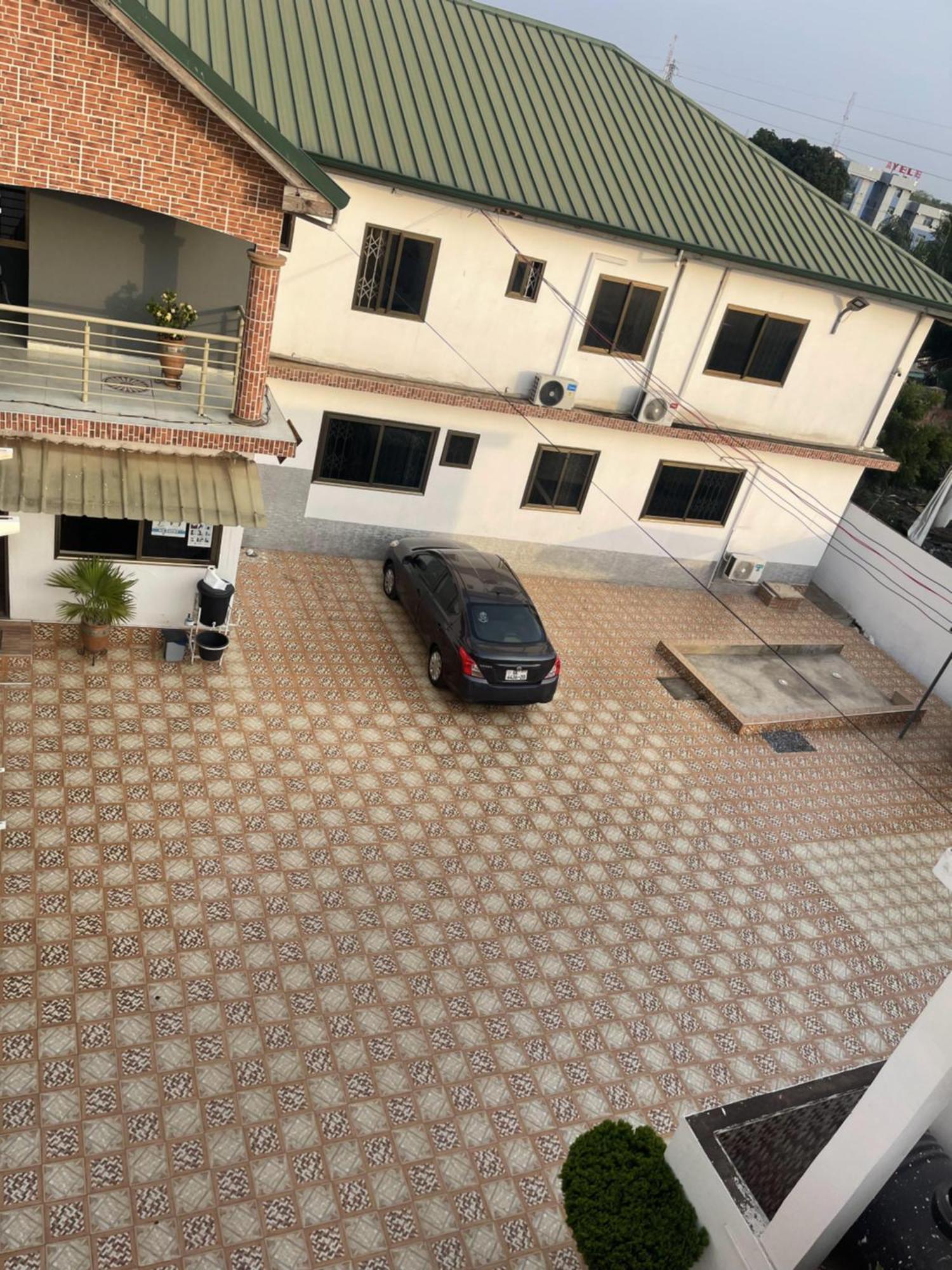 Bonsukoda Lodge Madina Buitenkant foto