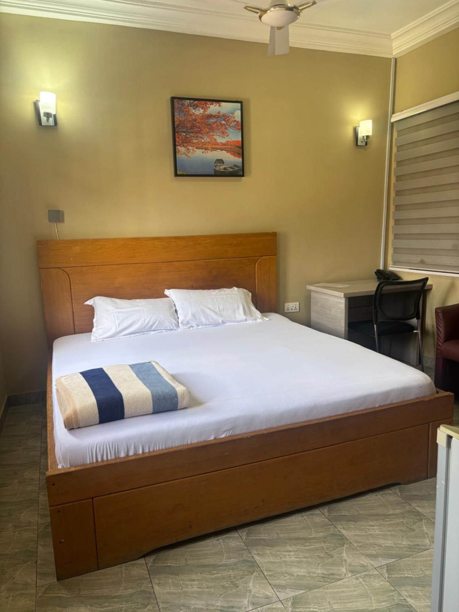 Bonsukoda Lodge Madina Buitenkant foto