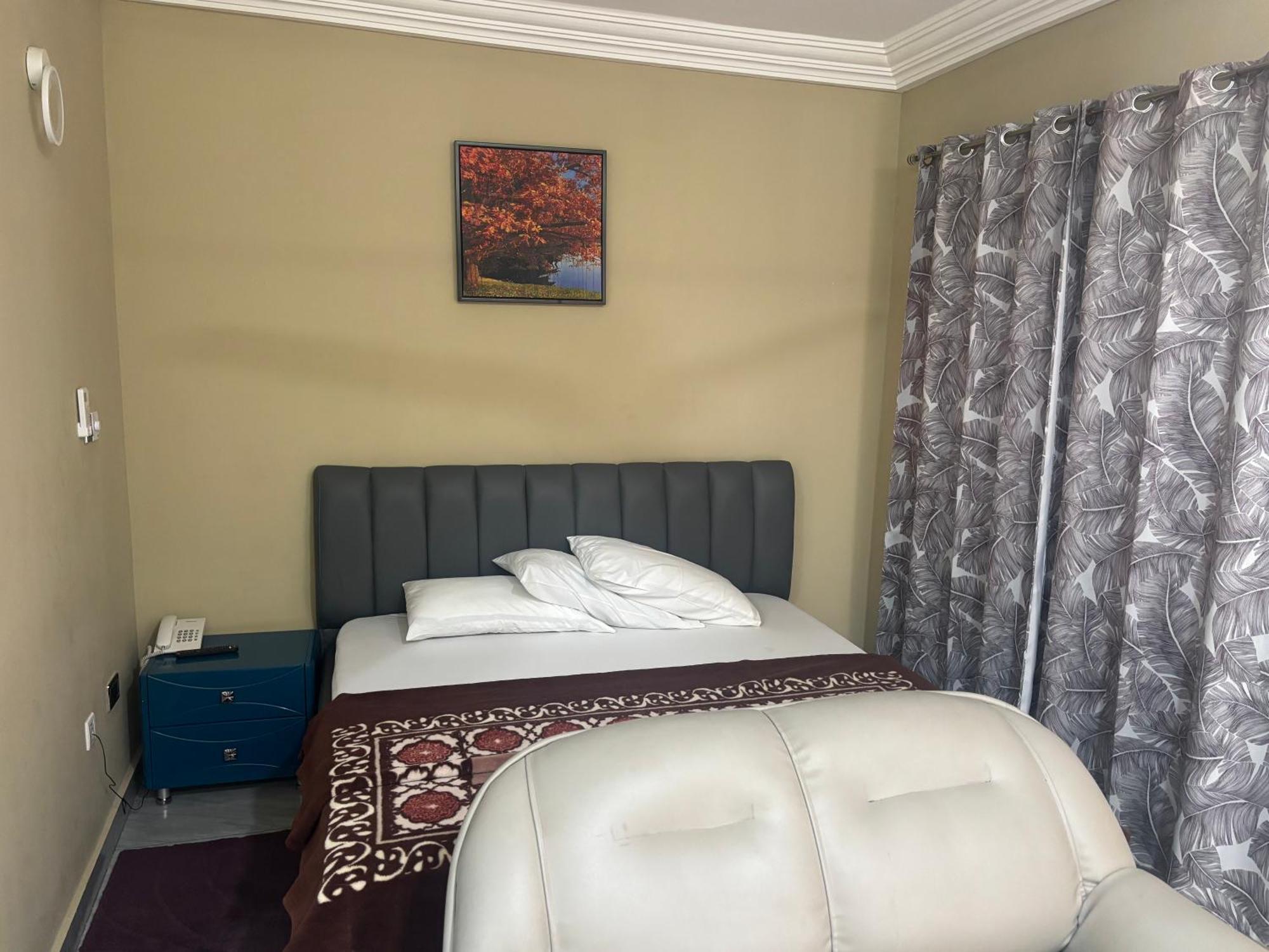 Bonsukoda Lodge Madina Buitenkant foto